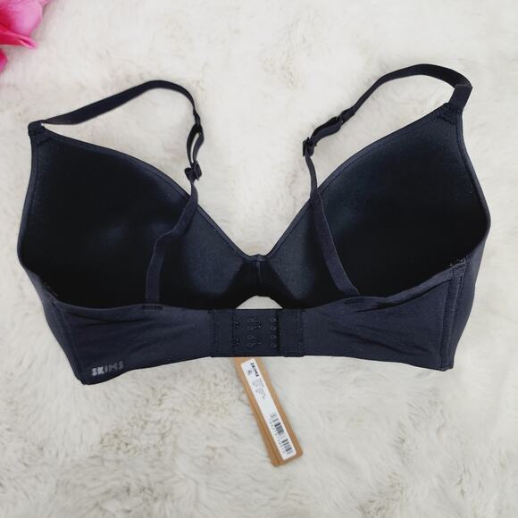 NEW Skims Black Onyx Wireless Lightly Lined Bra - Picture 5 of 11